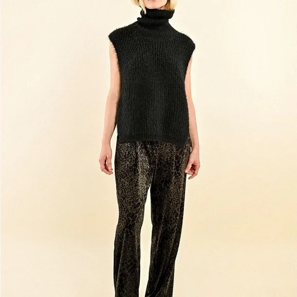 Molly Bracken Sleeveless Openwork Sweater w/ Turtleneck - Picture 5 of 7